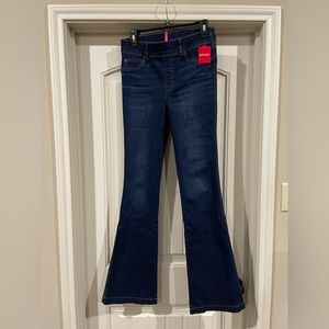 NEW - Spanx flare jeans (Size Small)